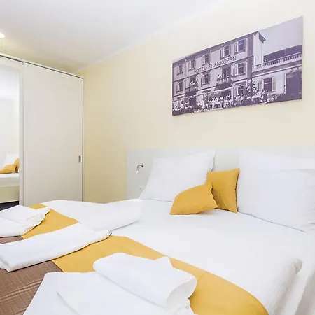 Awesome In With House Sea View Apartman *