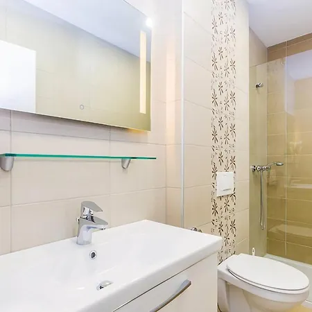 Awesome In With House Sea View Apartman *
